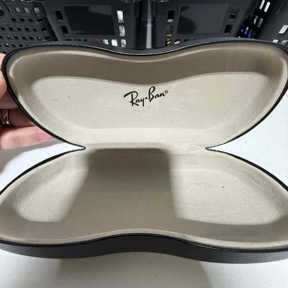 Ray-Ban‎ Black Hard Shell Clamshell Sunglasses Eyeglasses Case Felt Lined Logo